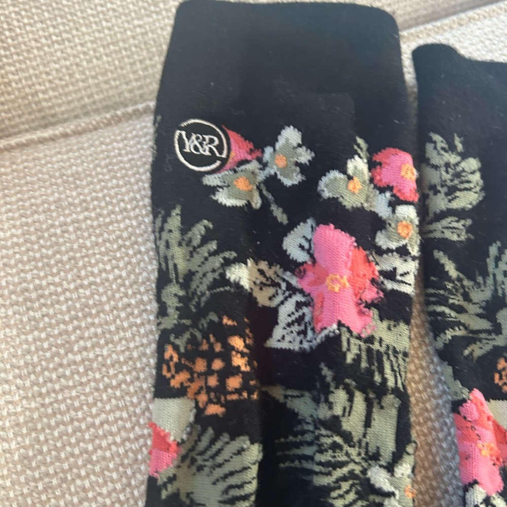 FLORAL socks! - Picture 3 of 7